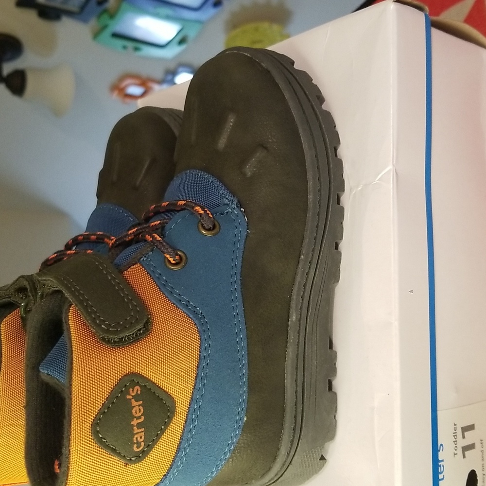 Carters boys toddlers size 11c